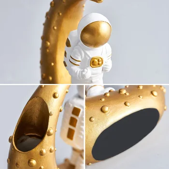 Smole Astronavt Model Figurice Dom Dekoracija Dodatna Oprema Za Dnevni Sobi Ustvarjalno Pero Nihalo Stojalo Pisarne Dekoracijo
