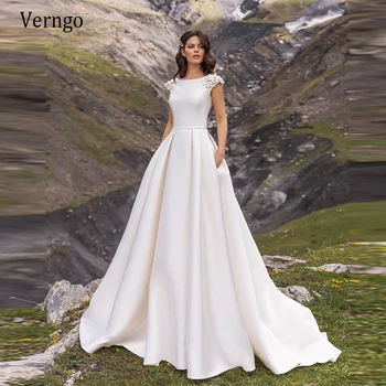 Verngo Preprosto Elegantno Linijo Saten Poroka Oblek Z Žepi 3D Cvetje Skp Rokavi Letnik 2021 Poročne obleke Gumbi Nazaj