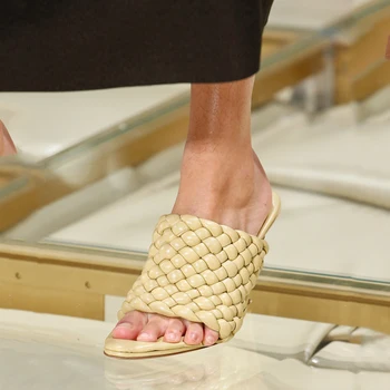 Nov prihod Pletenje, Tkanje Sandali Ženska vzletno-pristajalne Steze Oblikovalec Visoke Pete Copate Open Toe Ročno Stiletto poletje T-show čevlji