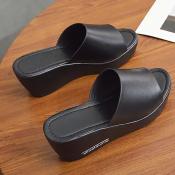 Ženske Sandali Copate Platformo Klin PU Usnja Natikači Open Toe Strani Čevlji Poletje Plaža Plus Velikost Trdnih Črno Beli Sandali