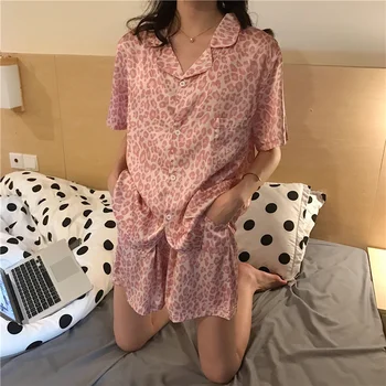 QWEEK Saten Pižamo Leopard Tiskanja Domov Oblačila za Ženske Pijama Mujer Svile Pyjama Svoboden Sleepwear Seksi Poletne Spavaćica 2020